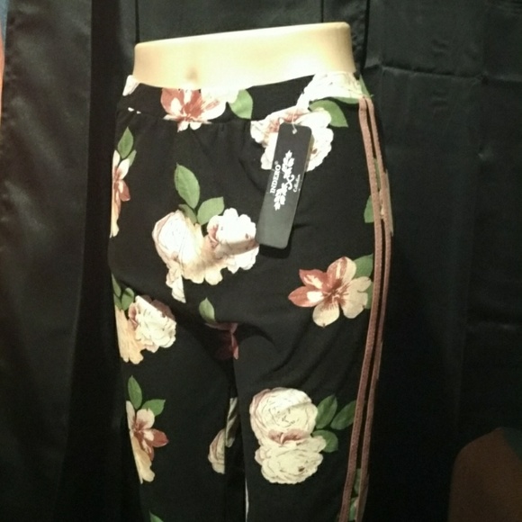 FLORAL pants - Picture 1 of 4